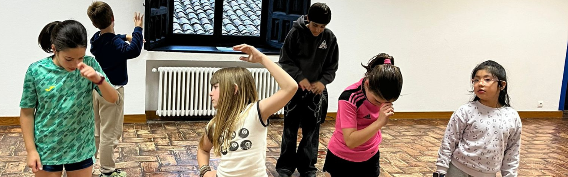 Exhibición del alumnado de los talleres de Danza