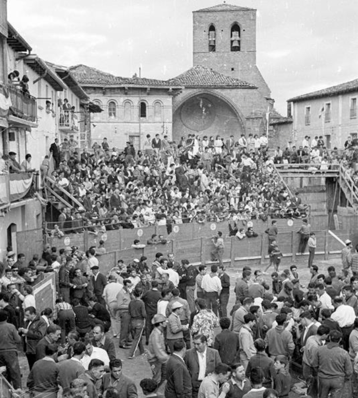 Erakusketa: Celebrando los 40 años del Club Taurino sangüesino